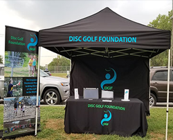Disc golf volunteers